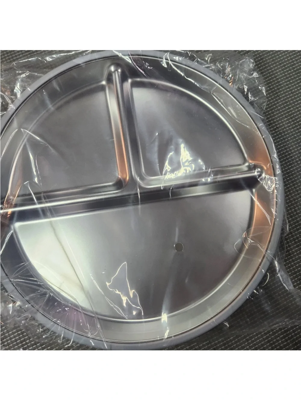 2 stainless steel plates with suction base and 3 compartments, children's plate